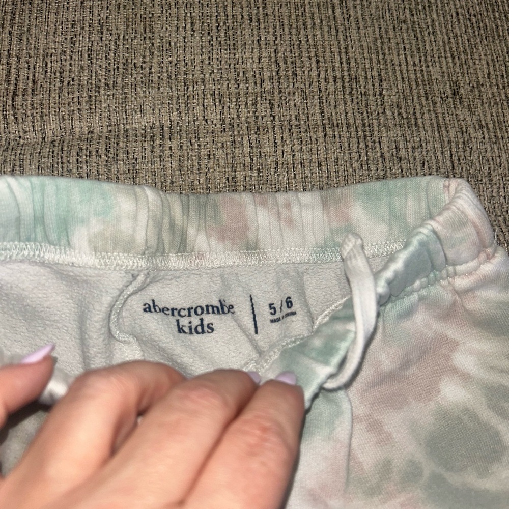 Lot of 5 pairs of pants for girls size 5 - Picture 9 of 11